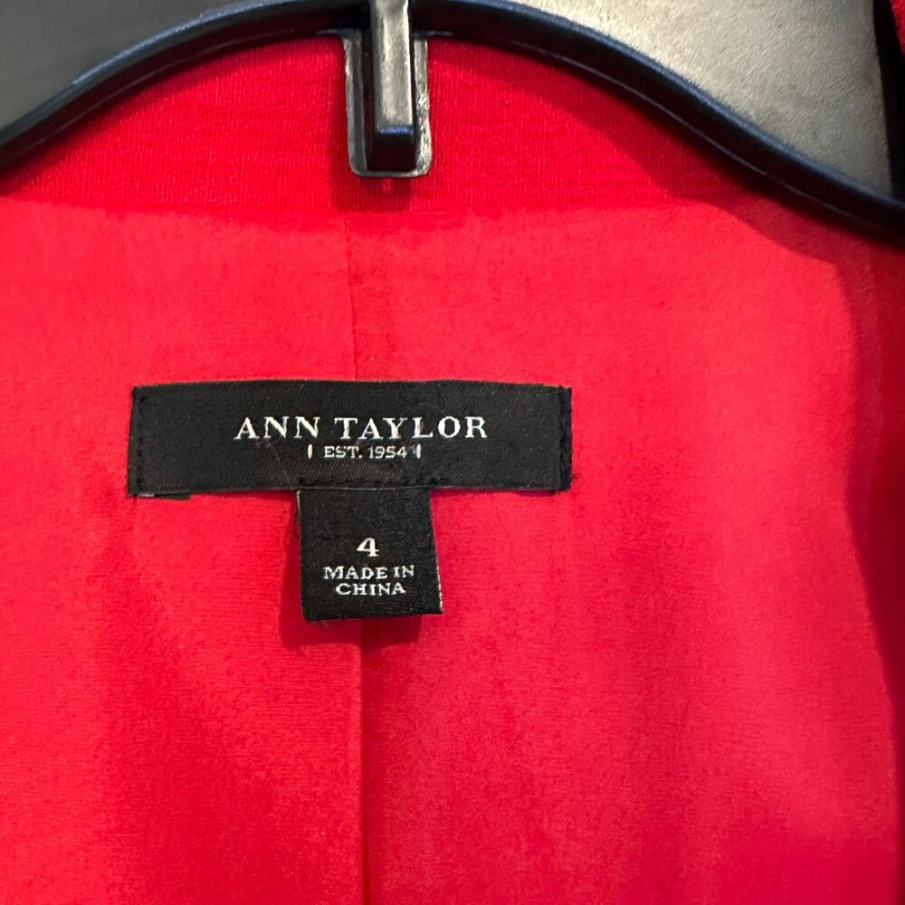 ✨Ann Taylor Size 4/ Women's Red Elegant Long sleeve Blazer Jacket✨ - Picture 3 of 8